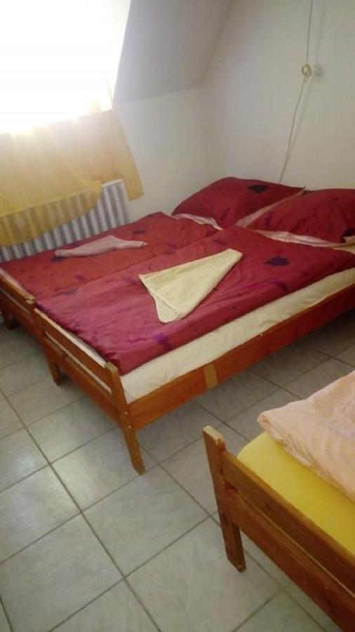 Malomtavi Vendeghaz Hotel Tapolca Room photo